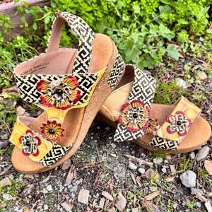 L Artiste Spring Step Women S Size 38 Wedge Sandals Floral Cork Leather Upper